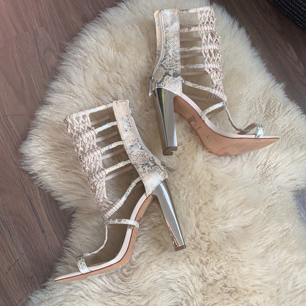 👡 BCBGMaxAzria Heels